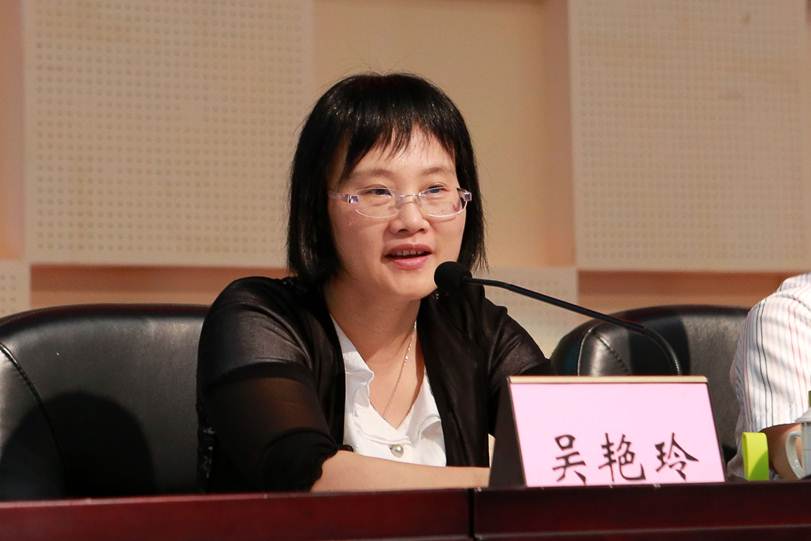 说明: F:\7月14日 2017广东省高等职业院校教学工作会议在必赢官网举行\选\广东省教育厅职业教育与终身教育处调研员吴艳玲主持会议.JPG
