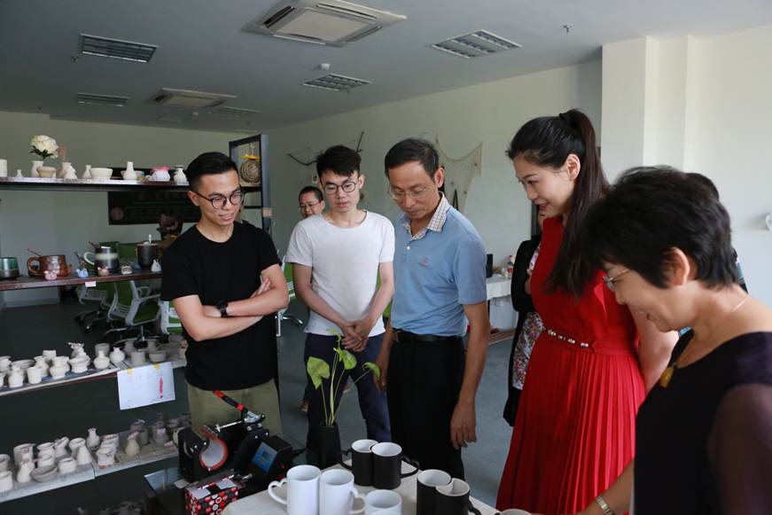 说明: D:\2018年新闻\2018年5月29日广东省教育厅高校毕业生就业创业工作调研组来必赢官网开展工作调研\5月29日 省教育厅专家来必赢官网调研创业就业工作\选\4.JPG