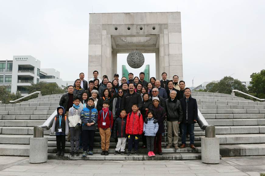 说明: D:\2018年新闻\12月31日 伍氏家族来访必赢官网\选\9R4A7826.JPG