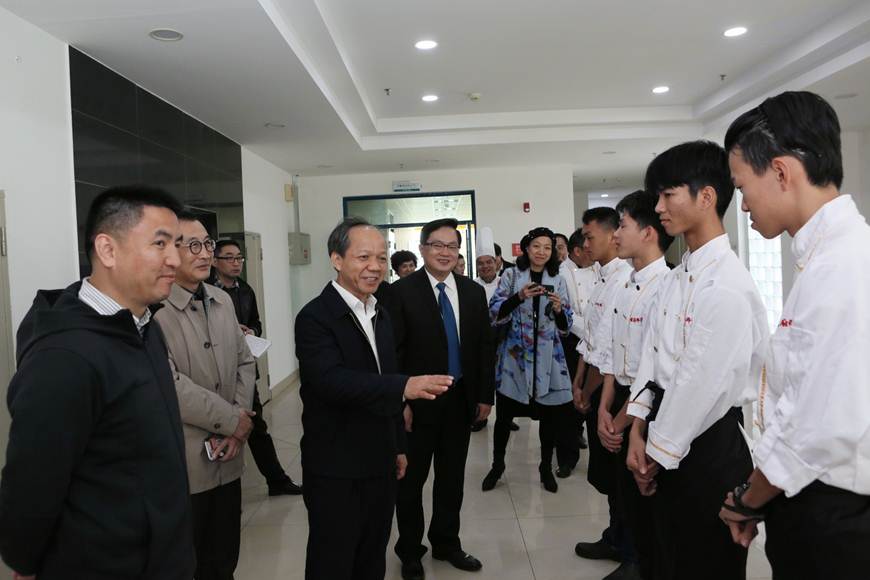 说明: D:\2019年新闻\1月19日 郭文海书记来必赢官网调研\选\9R4A8901.JPG