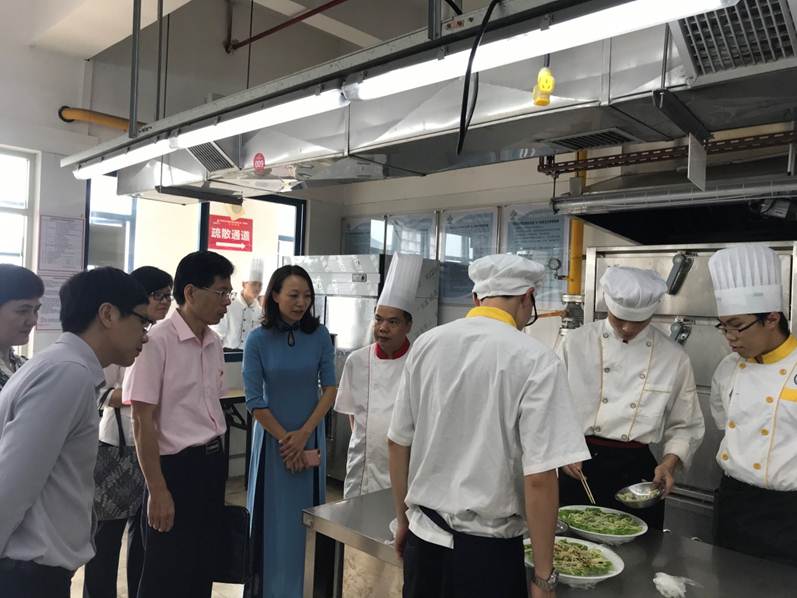 说明: E:\【学校】党建工作\366net必赢手机版“不忘初心、牢记使命”主题教育\各党总支（直属支部）主题教育情况\新建文件夹\IMG_2586.JPG